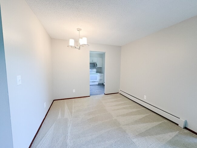 Photo - 2710 Dale St N