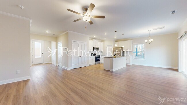 Photo - 153 Susannah St