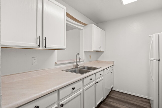 Photo - 1105 Calle Mesquite