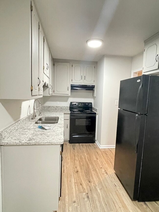 Photo - 811 Graham Rd Unit 811-B