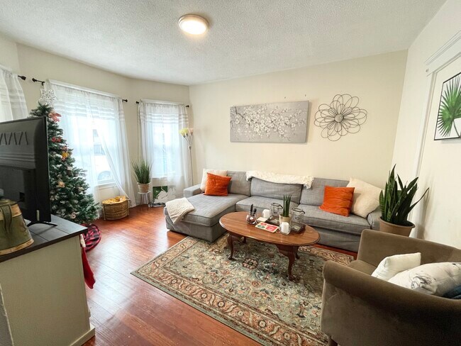 Photo - 19 Eastman St Unit 1