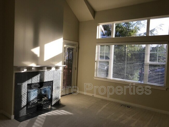 Photo - 13824 N Creek Dr