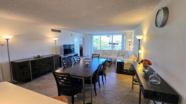 Photo - 3100 N Course Ln Unidad 410