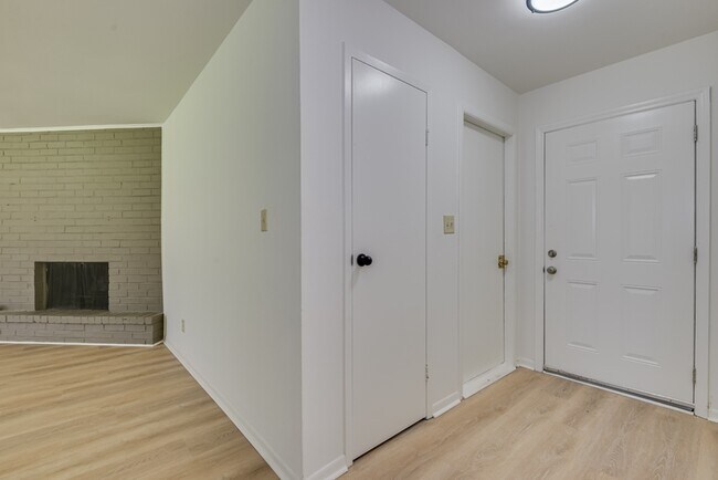 Photo - 4315 Parkwood Dr