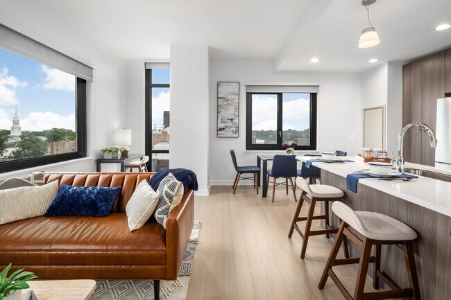 Photo - 360 Huguenot