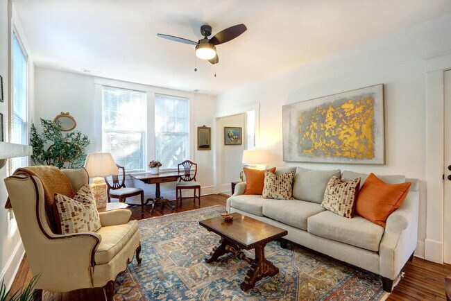 Photo - 306 E Victory Dr Unit ID1369213P