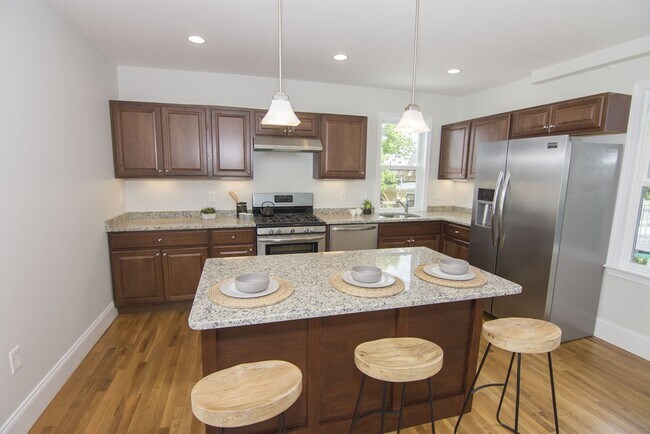 Photo - 79 Thurston St Unidad 2 Rental