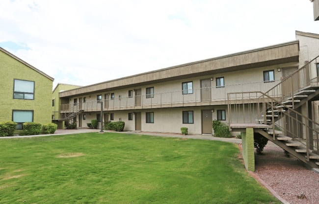 Photo - The Summit Apartments