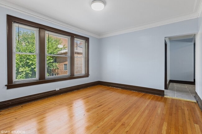 Building Photo - 7836 S Sangamon St Rental