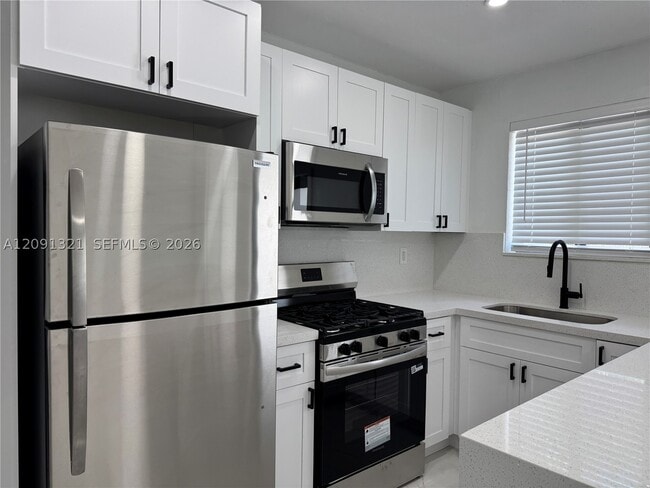 1901 NW 30th St Unit 2