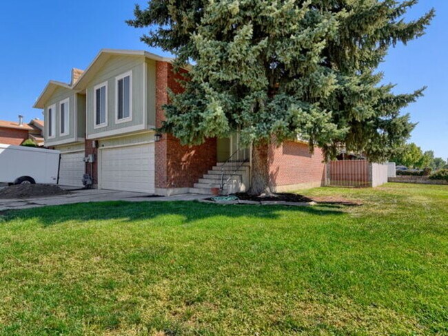 2799 West 5500 South - 2799 West 5500 South Condo