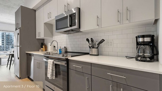 Photo - 853 W Blackhawk St Unidad ID1243848P