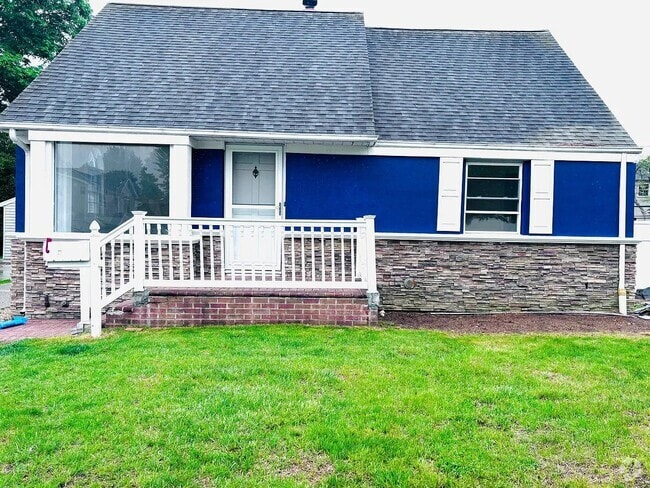 Building Photo - 246 S Pershing Ave Rental