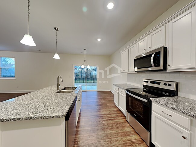 Photo - 3040 Esquire Dr