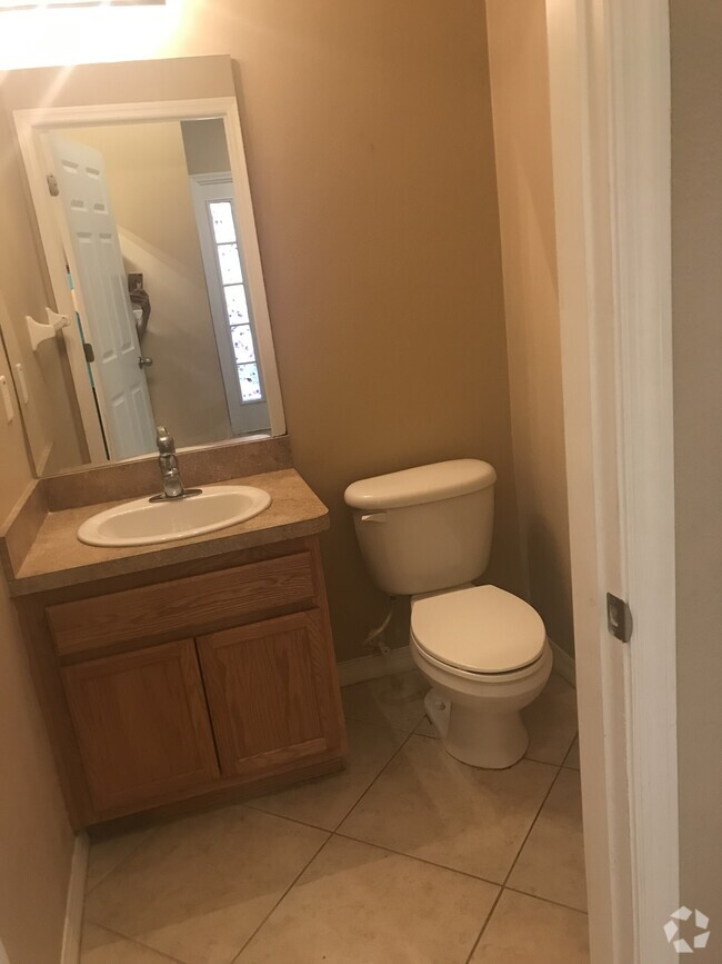 Building Photo - 19239 Stone Hedge Dr Unit N/A Rental