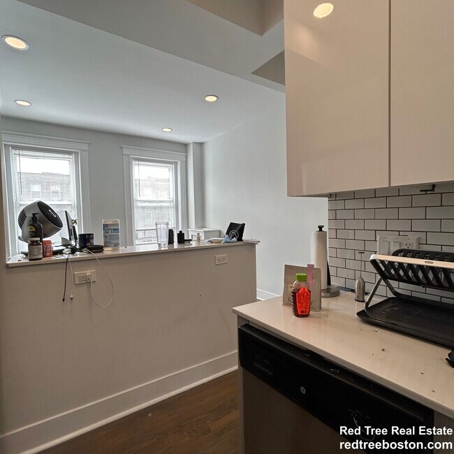 Photo - 31 Queensberry St Unit 11