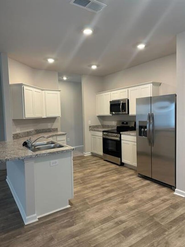 Building Photo - Modern Living in Odenville | 3BR/2BA