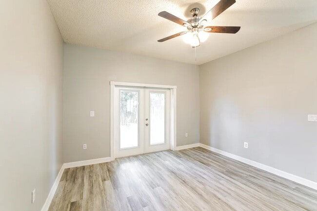 Photo - 6296 Lauderdale St