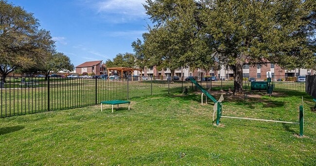 Brooksfield Apartments