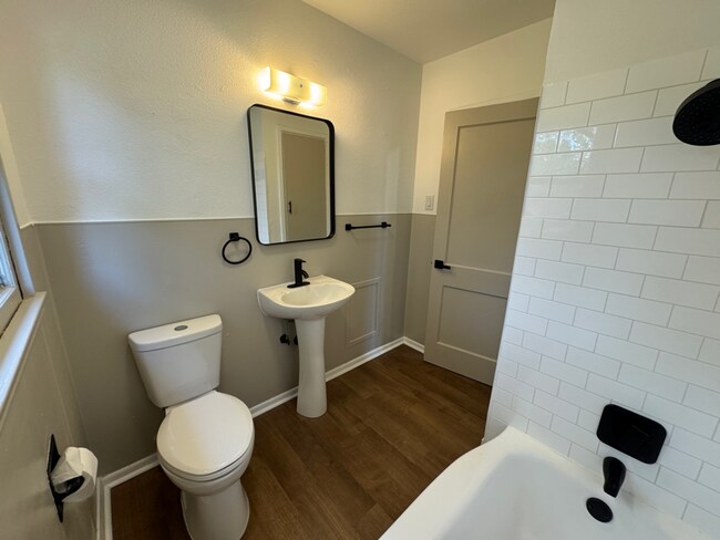 Photo - 510 Mitchell Ave