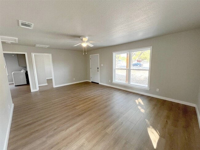 Photo - 3705 N Elm St