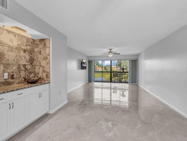 Photo - 3200 Twin Lakes Terrace