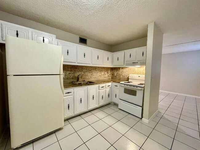 Photo - 511 W Kalmia Dr Unidad 7