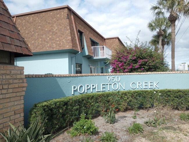 Building Photo - 950 S Kanner Hwy Unit A21