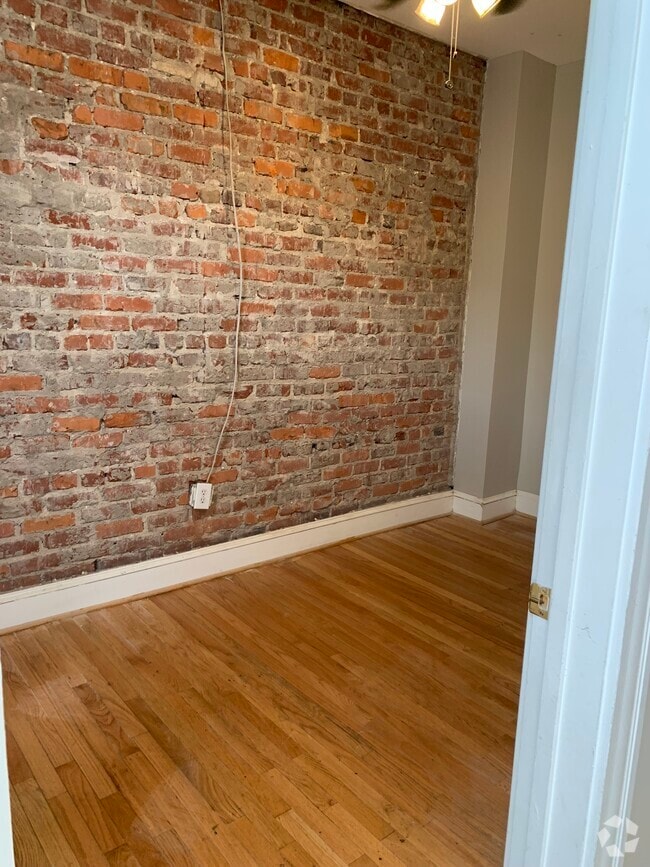 Building Photo - 319 N 2nd St Unit B Rental