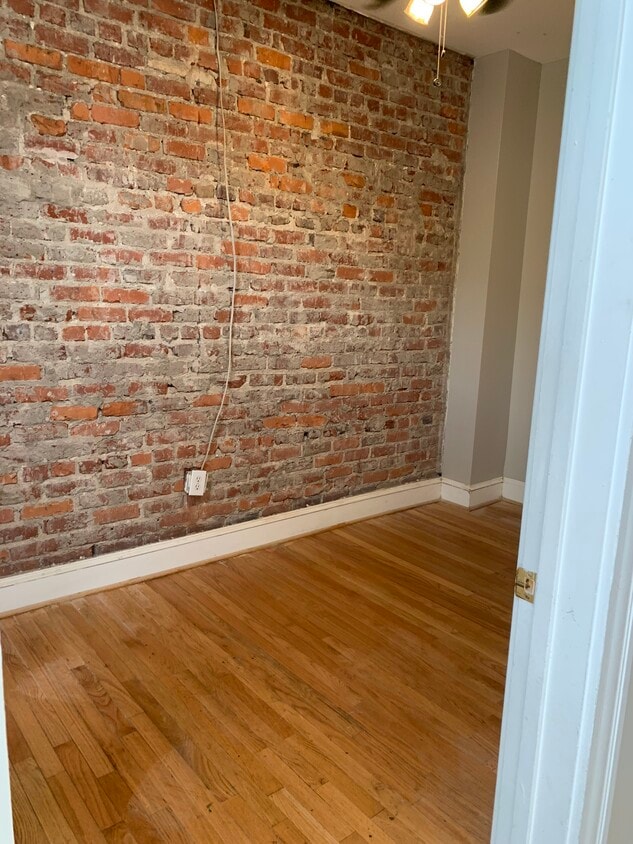 Bed 2 - 319 N 2nd St (Richmond, VA)
