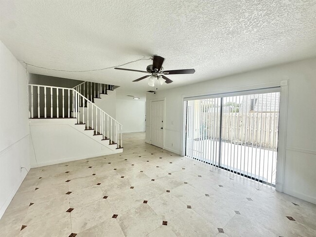 Photo - 173 Lake Arbor Dr