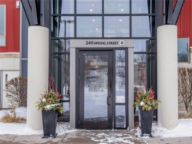 Photo - 240 Spring St Unidad 306