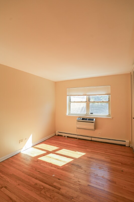 Photo - 541 W Briar Pl Unit 4