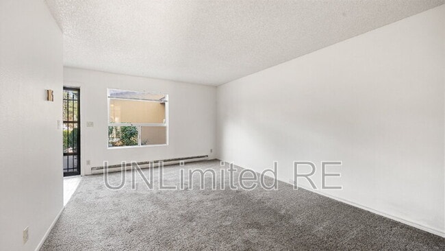 Photo - 1637 Canada Crescent Casa Adosada