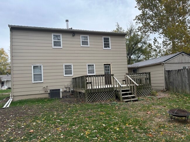 Photo - 609 E 14th St N