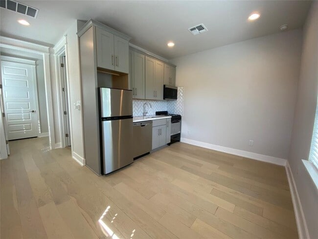 Photo - 6920 Bethune Ave
