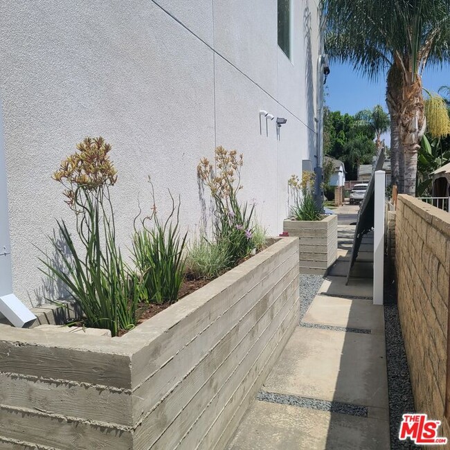 Photo - 13824 Bessemer St