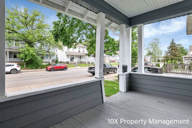 Photo - 352 S Hague Ave