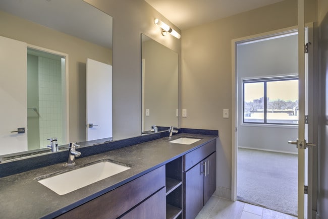 Photo - Gillham Park Row