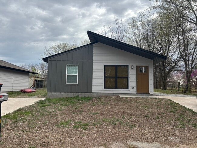 Photo - 27432 S 614 Rd House