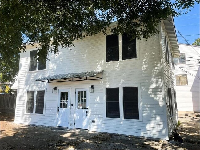 Photo - 110 E 30th St
