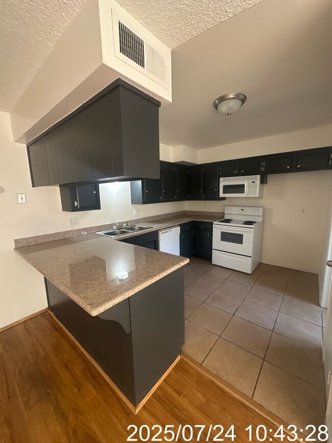 Photo - 5101 Hunter Ave