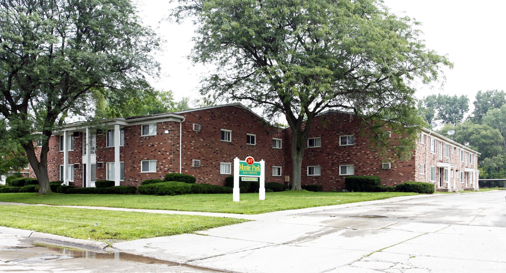 Montie Park Apartments - Montie Park Apartments