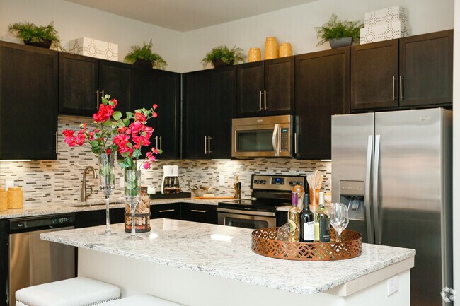Building Photo - Luxury 2-Bed Today! Unit 26FW2 Rental