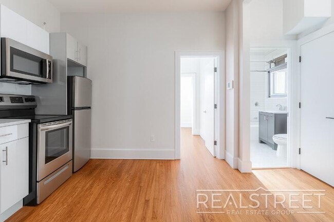 Photo - Spacious Modern 2BR in Bed-Stuy | Prime Willoughby & Marcy Location Unidad 1