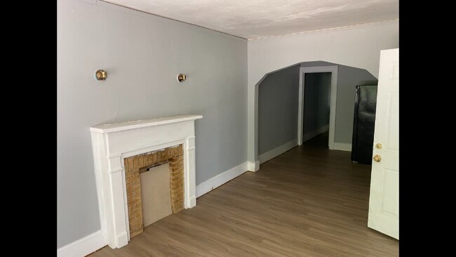 Photo - 2333 Winona Ave Unit 2335 Winona Ave