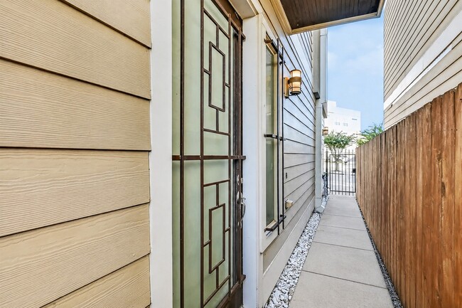 Photo - 205 Riley Ln