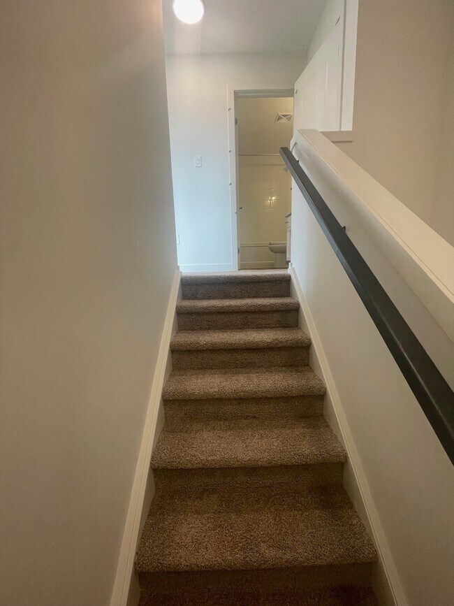 Photo - 824 Woolwich St