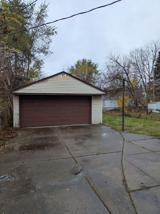 Photo - 7501 Lamphere- 3 Bed & 1 Bath FOR RENT