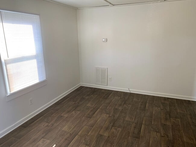 Photo - 1514 Sloan St